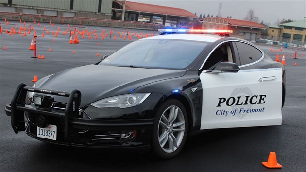 Policejní tesla, která jezdí v americkém městě Fremont ve státě Kalifornie.