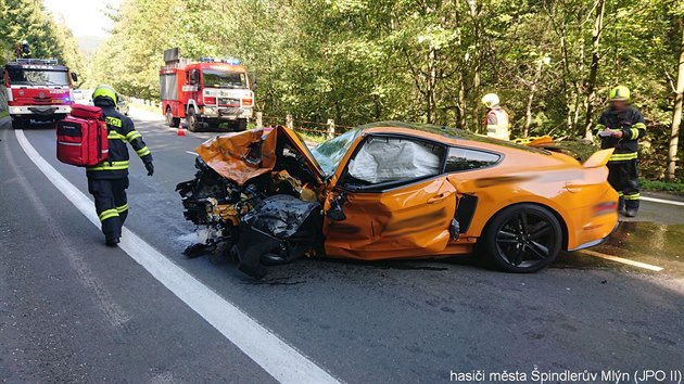 Dvě auta se střetla u Špindlerova Mlýna (21. 9. 2019).