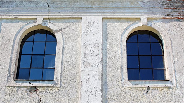 Kostel Nejsvětější Trojice ve Fořtu u Vrchlabí se daří po krůčcích opravovat.