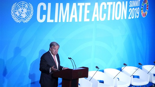 Generln tajemnk Organizace spojench nrod Antonio Guterres vystoupil na zahjen klimatickho summitu v New Yorku. (23. z 2019)