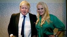 Britský premiér Boris Johnson a americká podnikatelka Jennifer Arcuriová na...