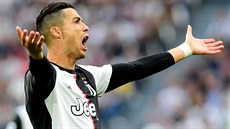 Cristiano Ronaldo z Juventusu se roz�iluje v utkání s Veronou.