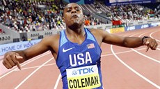 Amerian Christian Coleman se raduje z vítzství ve sprintu na 100 metr na...