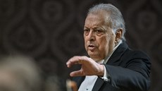 Dirigent Zubin Mehta vystoupil na Dvoákov Praze v ele Izraelské filharmonie.