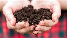 Kompostování zahradního i kuchyského odpadu má adu výhod: etí místo v...