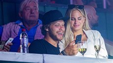 �védsko p�irostlo �Pastovi� k srdci, a to doslova. Jeho stejn� stará p�ítelkyn�...