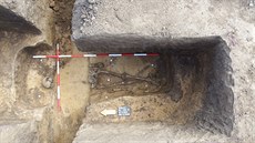 Archeologové v Dubanech prozkoumali hrob s kostrou keltského bojovníka....