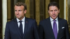 Francouzský prezident Emmanuel Macron a italský premiér Giuseppe Conte se...