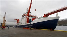 Nmecká lo Polarstern se chystá k polární expedici. (20. 9. 2019)