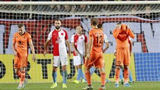 Mladoboleslavský Muris Me�anovi� si zakrývá hlavu, nebo� v poslední minut�...