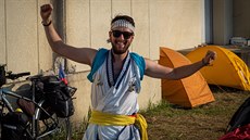 Díky laskavosti místních jsme byli pozváni do jádra pr�vodu Nebuty.