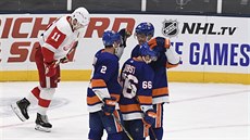 Hrái New York Islanders - Nick Leddy (2), Mason Jobst (66) a Anders Lee (27) -...