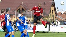 Kapitán chrudimských fotbalist Ondej Kesner (vlevo).