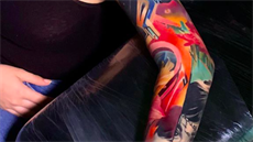 Igor Mitrenga pat�� mezi ��dan� tat�ry. Z�kazn�ky m� objednan� dva roky dop�edu. Ve�ker� n�vrhy si d�l� s�m, za v��m ale stoj� inspirace.