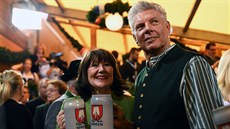 V Mnichov zaal pivní festival Oktoberfest. Zahájení se zúastnil i starosta...