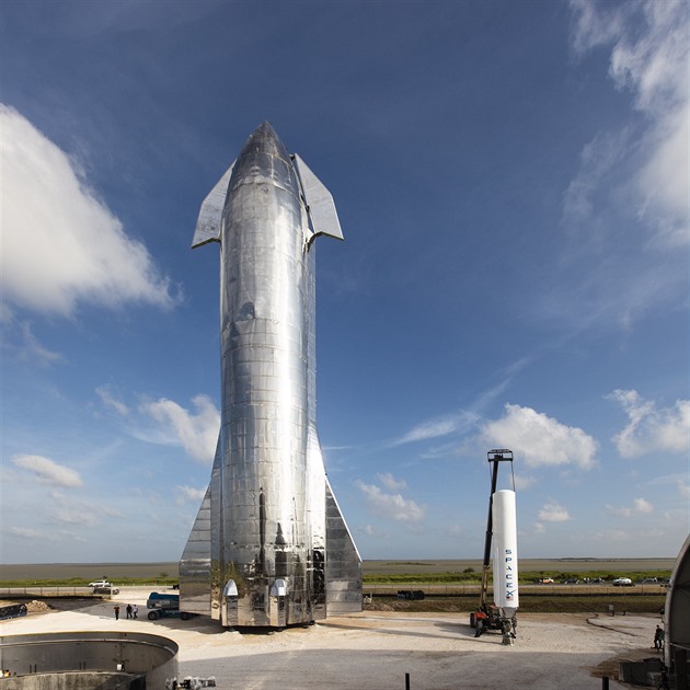 Starship má dopravit dosud největší vozítko na povrch Měsíce