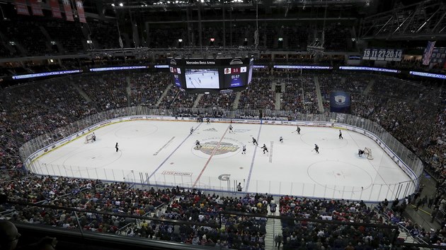 Berlnsk Mercedens-Benz Arena hostila kln NHL Global Challenge mezi Chicago Blackhawks a Eisbren Berln.