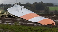 Kus v�trné turbíny, která v d�sledku vich�ice spadla ve m�st� Wriedel v...