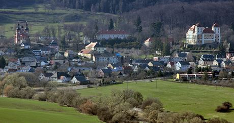 Pohled na obec Vale z vrchu Orlík.