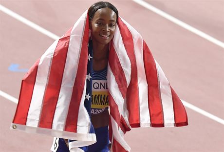 Amerianka Dalilah Muhammadová slaví titul mistryn svta na trati 400 metr...
