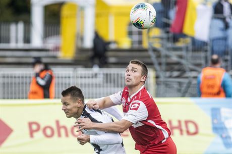 Fotbalisté Pardubic v sobotu prohráli v Hradci Králové 0:1.