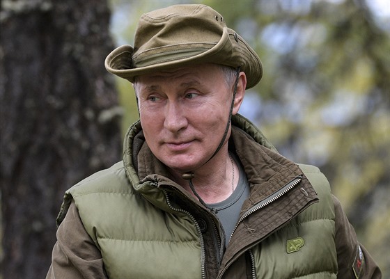 Ruský prezident Vladimir Putin v předvečer svých narozenin vyrazil na výlet do...