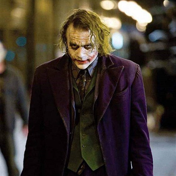 Temný rytí - Heath Ledger v roli Jokera - snímek z filmu