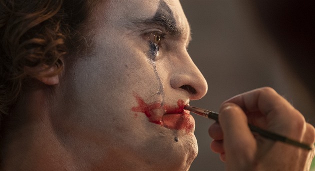VIDEO: Joker už není sám. Joaquina Phoenixe nově doplní Lady Gaga