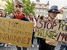 Stedokoláci protestující v Praze proti povinné maturit z matematiky. (4....