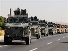 Turecký vojenský konvoj pijídí na turecko-syrské hranice. (9. íjna 2019)