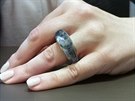 Více ne 2000 let starý safírový prsten, který údajn patil ímskému císai...