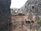 Na zcenin hradu umburk pokrauje oprava torz zdiva