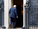 Britský premiér Boris Johnson opouští Downing Street v Londýně. (3.října 2019)