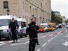 Francouzská policie vyetuje útok na paíské prefektue. (3. íjna 2019)