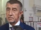 Premiér Andrej Babi piel na jednání výkonného výboru KSM poádat komunisty,...