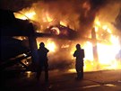 Požár kamionu převážejícího osobní auta na D1 u Měřína.