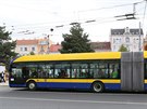 Tnpravov dvoulnkov trolejbus koda 33 Tr je dlouh dlky 18,75 metru.