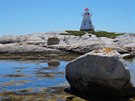 Maják Terence Bay Lighthouse leí na tzv. Lighthouse Route - na 339 kilometr...
