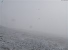 První sníh na Sněžce ve směru k Pomezním Boudám (3. 10. 2019)