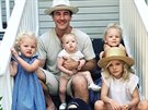 James Van Der Beek a jeho pět dětí Emilia, Gwendoyln, Joshua, Annabel a Olivia...