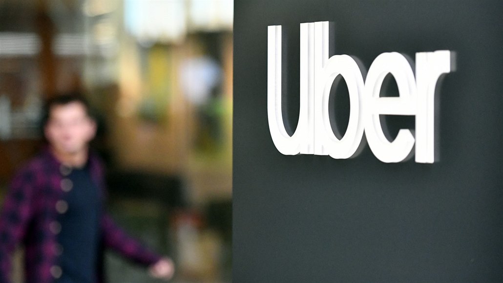 Ztrátový Uber hledá další příjmy. Propojí firmy se skladníky i barmany