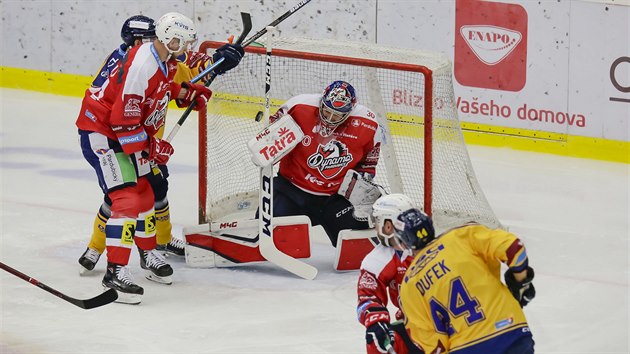 Zln vs. Pardubice. Situace tsn ped prvn brankou domcch.