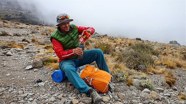 Český horolezec Radek Jaroš se po Koruně Himaláje může pochlubit i Korunou světa. Na Kilimandžáro se vydal po aklimatizaci na Mt. Meru.
