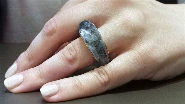 Vce ne 2000 let star safrov prsten, kter dajn patil mskmu csai Caligulovi, se bude drait v Londn. (2. jna 2019)