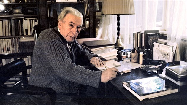 Bsnk Jaroslav Seifert v roce 1985
