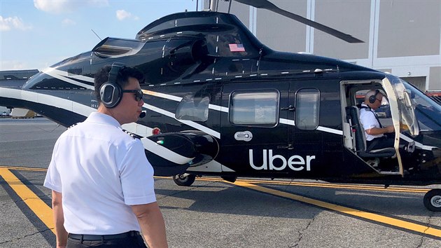 Spolenost Uber v New Yorku provozuje leteckou pepravu mezi dolnm Manhattanem a mezinrodnm letitm Johna F. Kennedyho. (2. jna 2019)