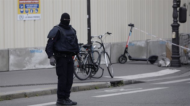 Francouzsk policie vyetuje tok na pask prefektue. (3. jna 2019)