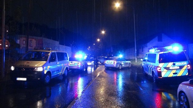 Řidič se zákazem řízení se snažil ujet policistům. V Rabakovské ulici způsobil nehodu.