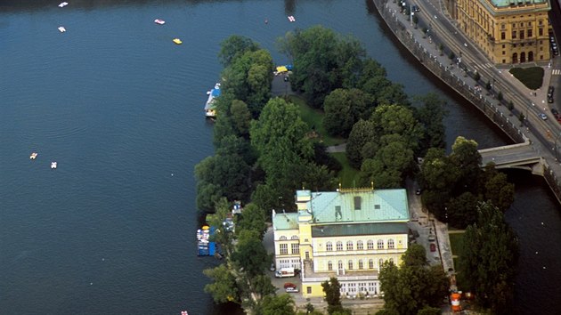 Slovansk ostrov (na snmku vpravo dole)