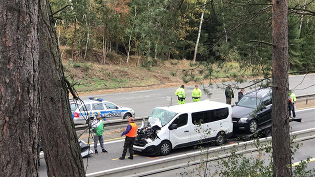 Ve zen na 60. kilometru dlnice D1 se srazilo nkladn auto s kamionem. (3.10.2019)